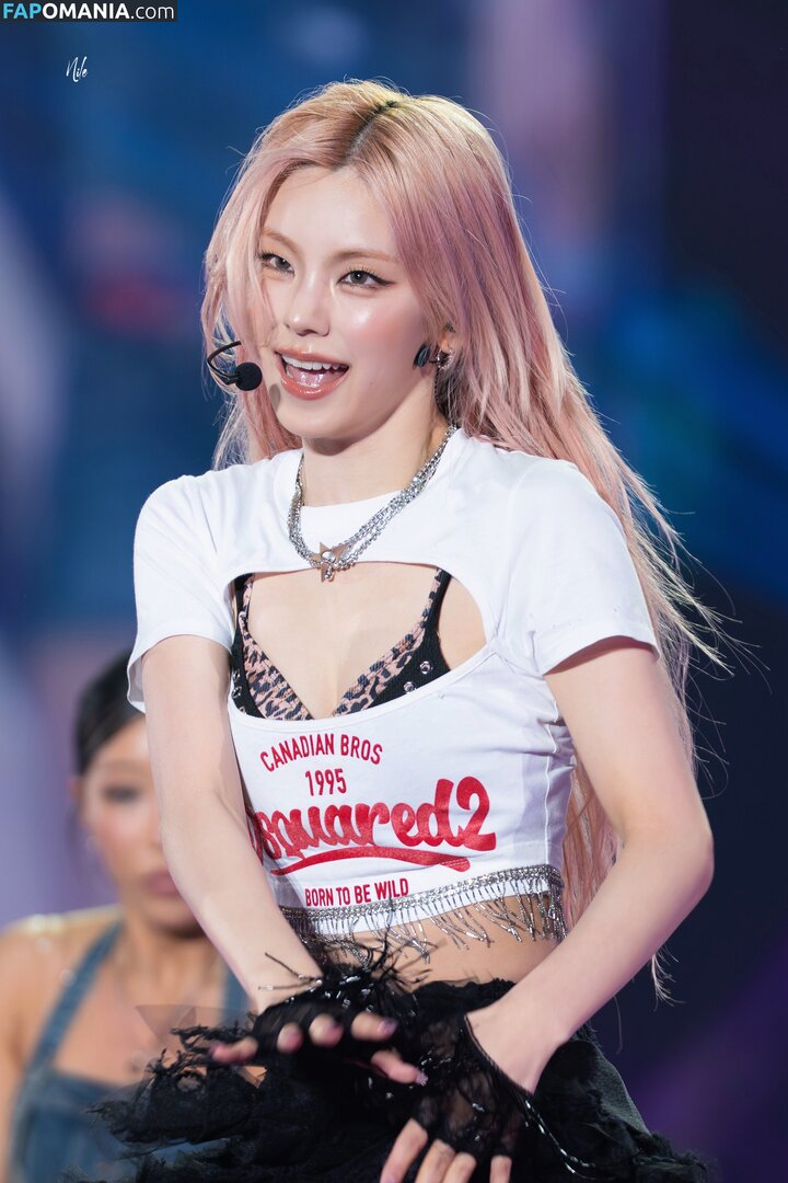 Hwang Ye-ji / ITZY (예지 / Yeji / yezyizhere Nud OnlyFans  Fotografie scursă #50