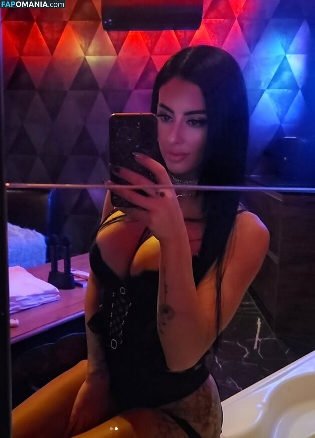 _yourfavouriteflower / https: / yourfavouritelittlebrat Nud OnlyFans  Fotografie scursă #1