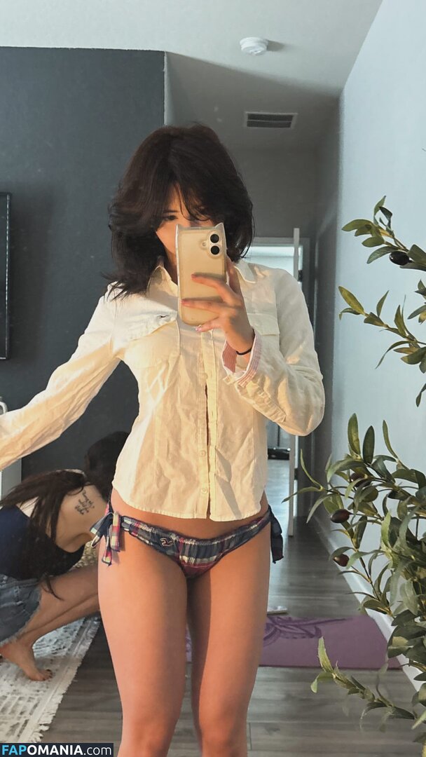 Yukiifoxx / Zelly Nud OnlyFans  Fotografie scursă #1