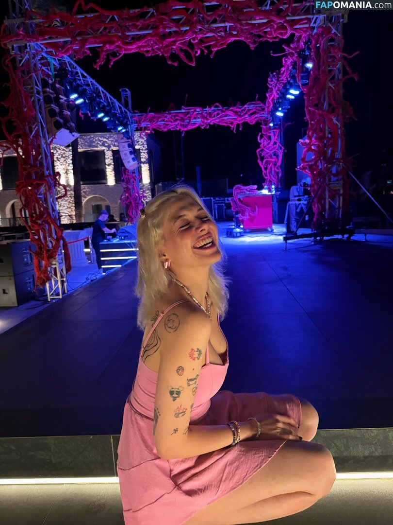 Zelderler Nud OnlyFans  Fotografie scursă #1