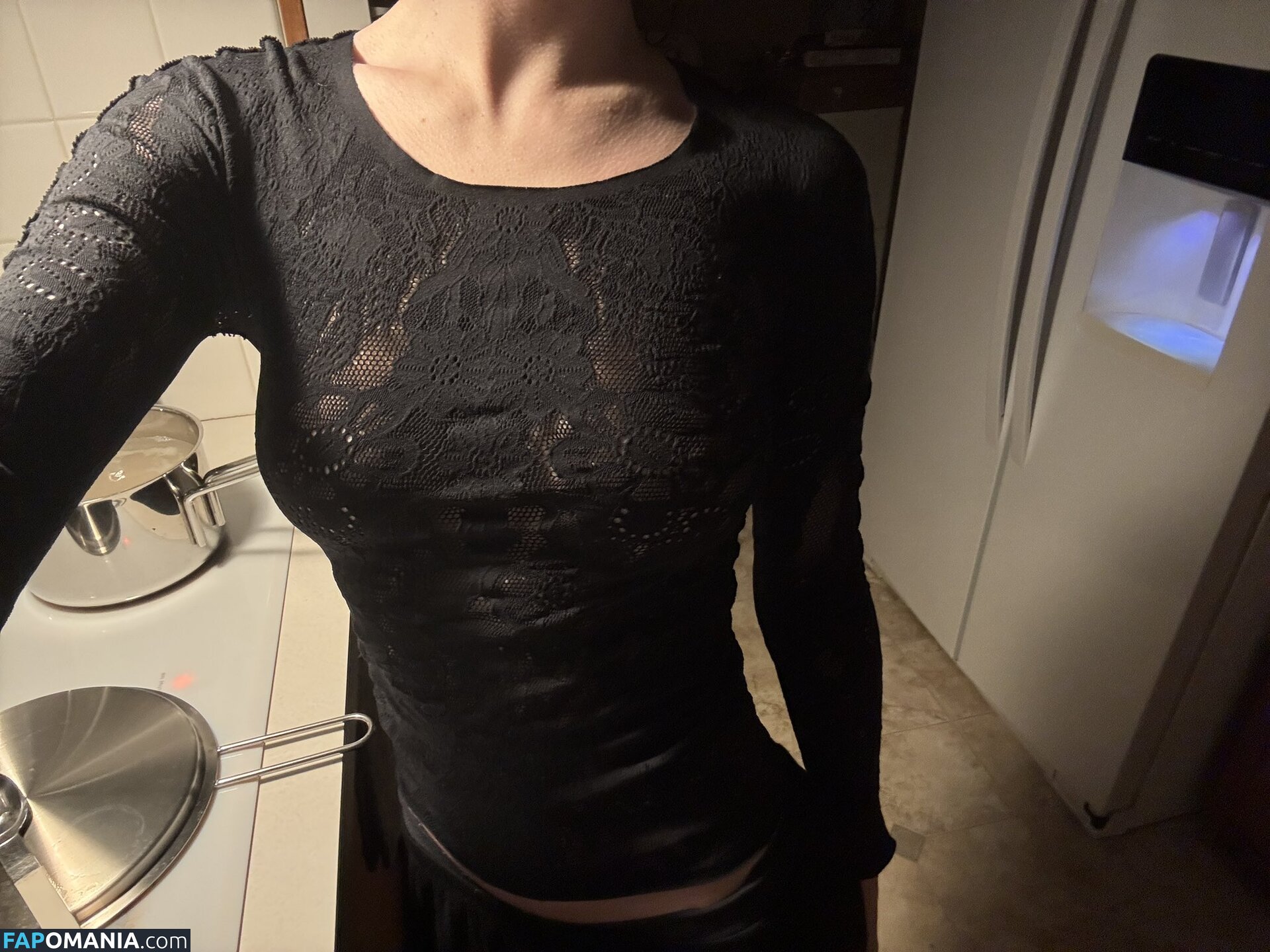 https: / zoeloveshouses / zoeplzshutup Nud OnlyFans  Fotografie scursă #2