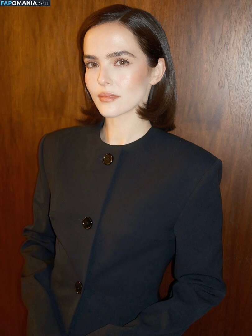 Zoey Deutch / zoeydeutch Nud OnlyFans  Fotografie scursă #351