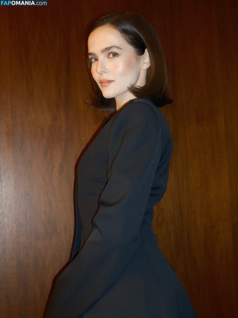 Zoey Deutch / zoeydeutch Nud OnlyFans  Fotografie scursă #354