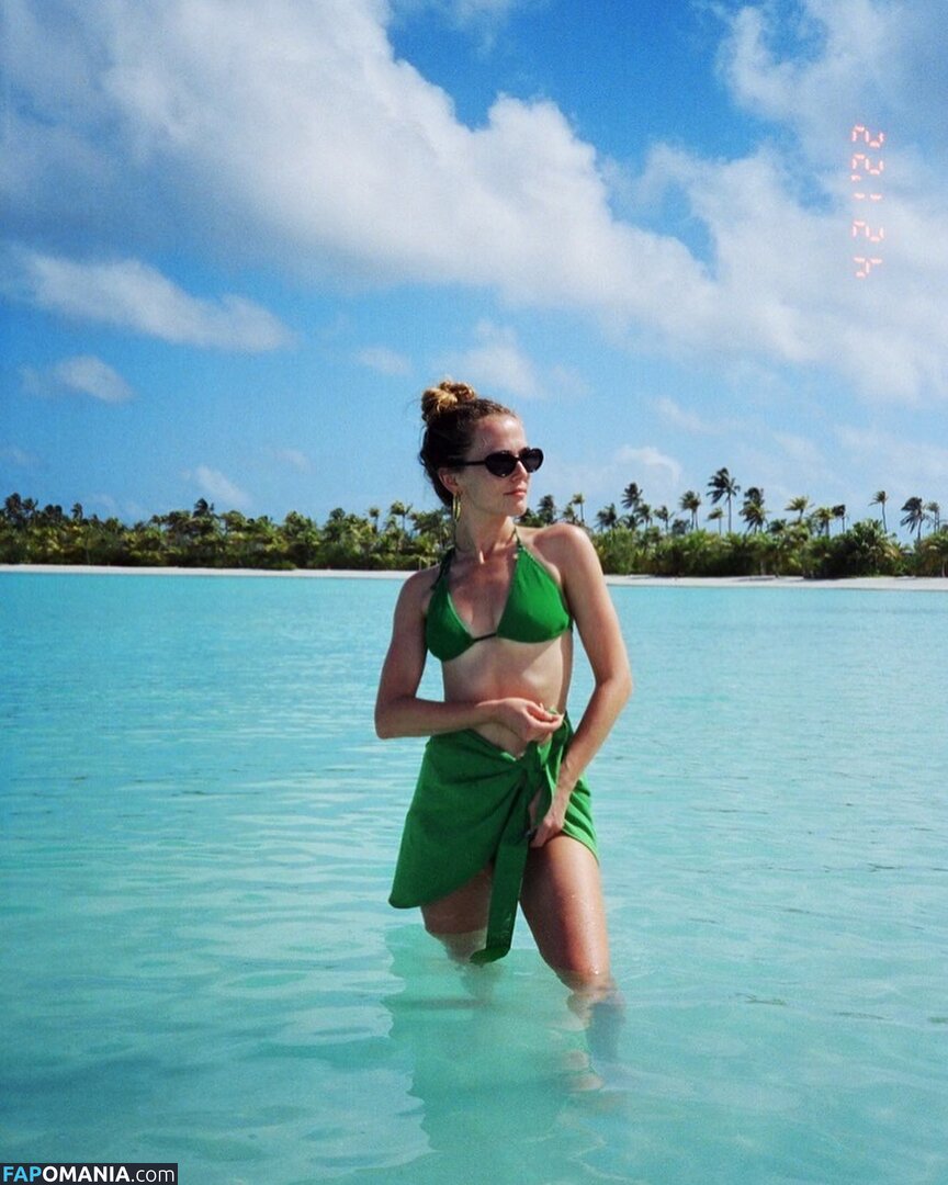Zoey Deutch / zoeydeutch Nud OnlyFans  Fotografie scursă #377
