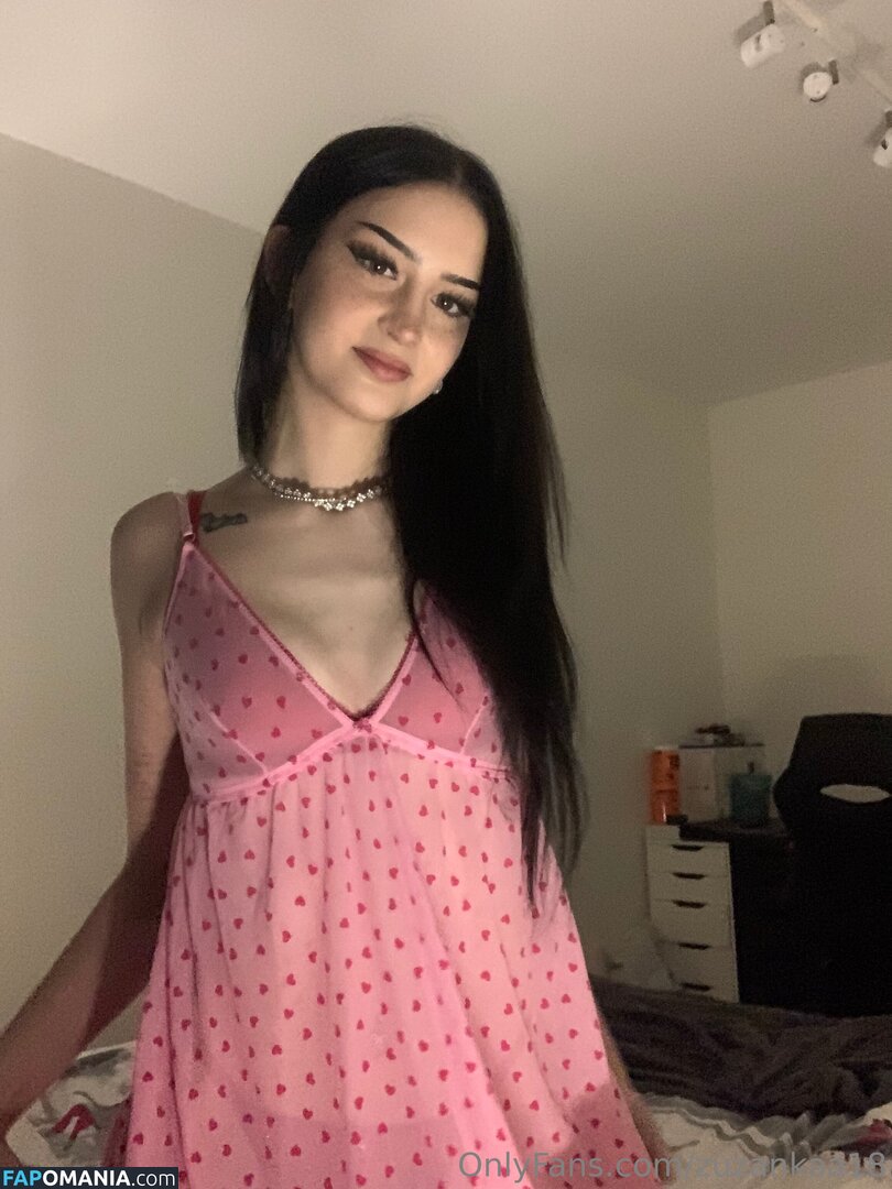 Zuzinkaa / zuz.ankaa.aa / zuzankaa18 Nud OnlyFans  Fotografie scursă #2